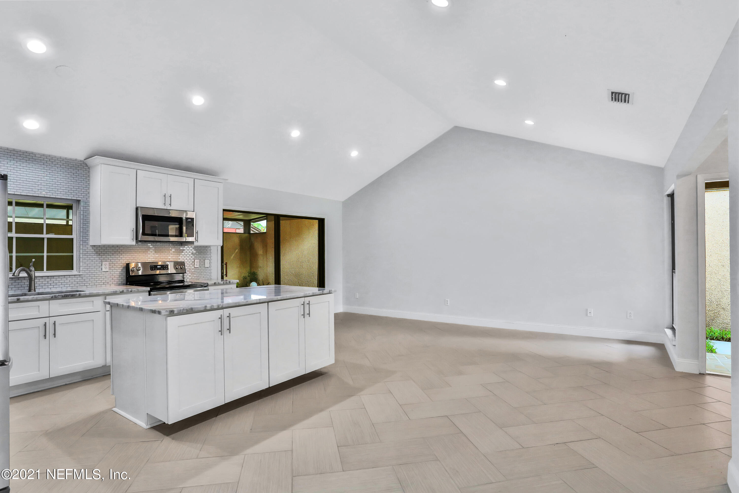 3401 Waverly Dock Road Jacksonville, FL 32223 - Photo 4 of 16 Kitchen to Living