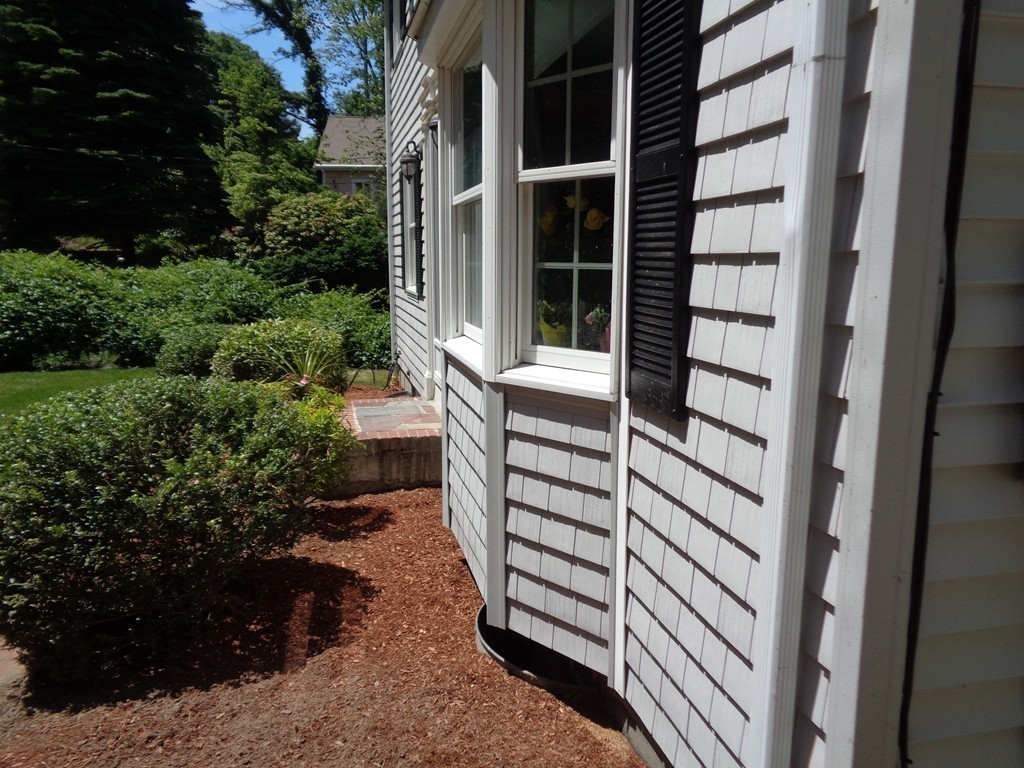 27 Hill Street Lexington, MA 02421 - Photo 22 of 26