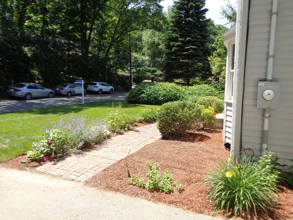 27 Hill Street Lexington, MA 02421 - Photo 23 of 26