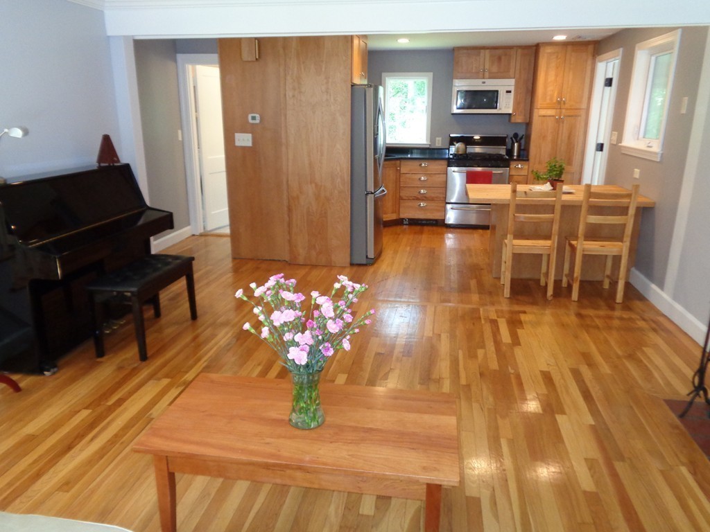 27 Hill Street Lexington, MA 02421 - Photo 3 of 26