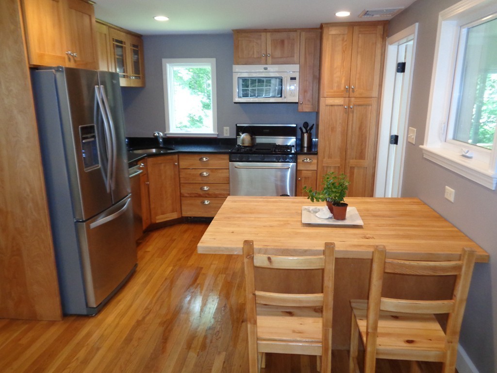 27 Hill Street Lexington, MA 02421 - Photo 4 of 26