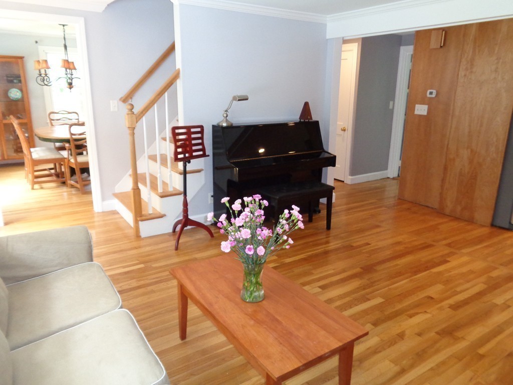 27 Hill Street Lexington, MA 02421 - Photo 6 of 26