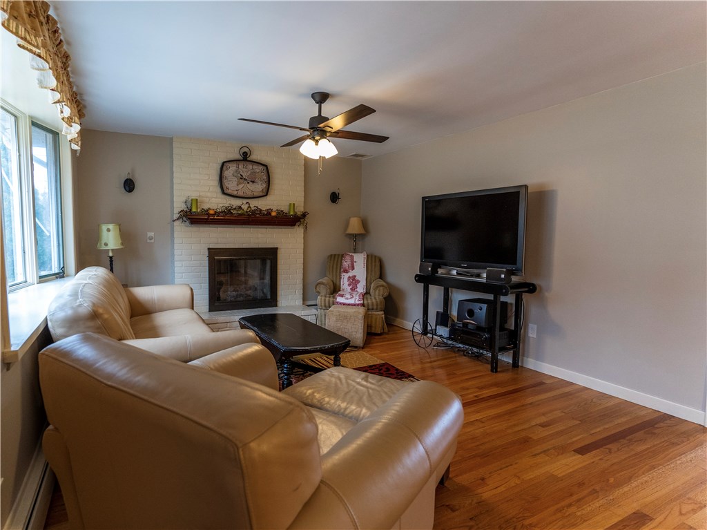 28 Cormier Road Lincoln, RI 02865 - Photo 2 of 21 Gallery Image 2