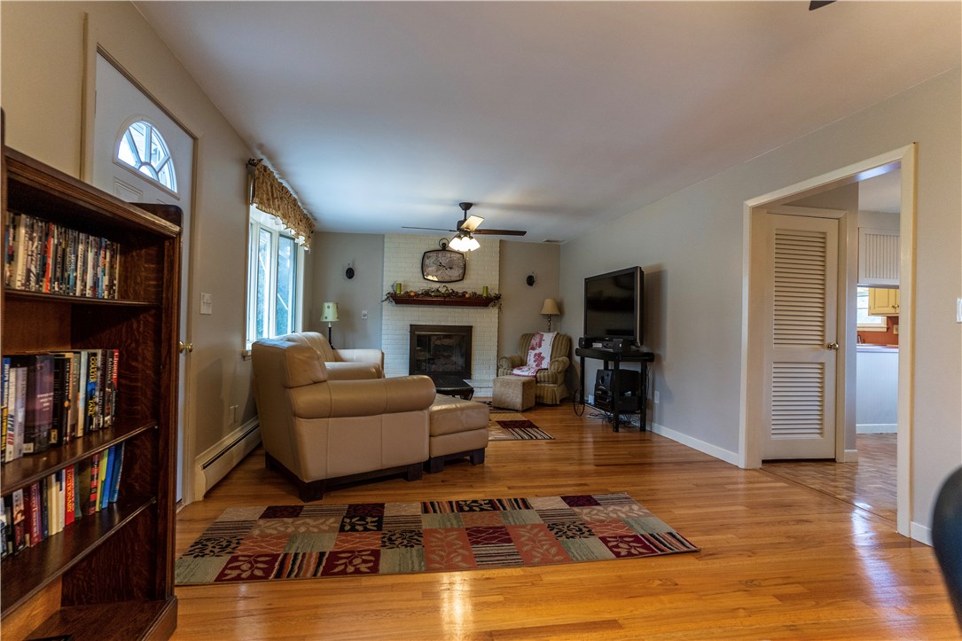 28 Cormier Road Lincoln, RI 02865 - Photo 4 of 21 Gallery Image 4