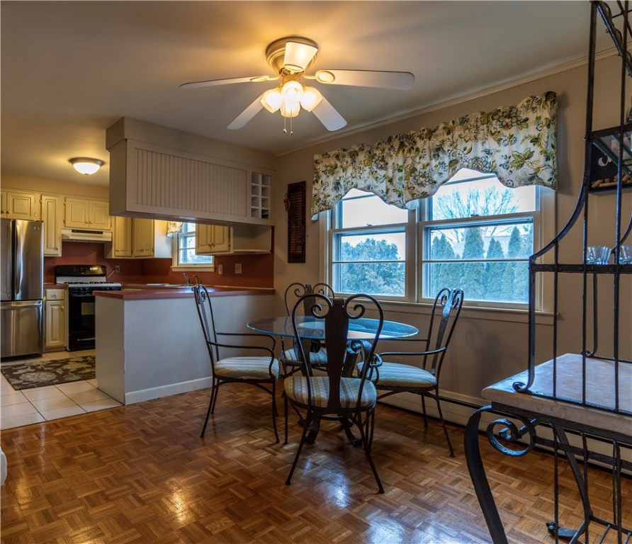 28 Cormier Road Lincoln, RI 02865 - Photo 5 of 21 Gallery Image 5