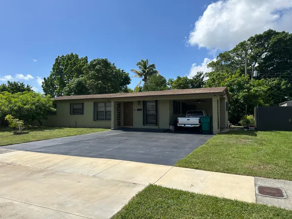 $460,000 | 400 Northwest 184th Terrace, Unit 400, Miami, FL 33169