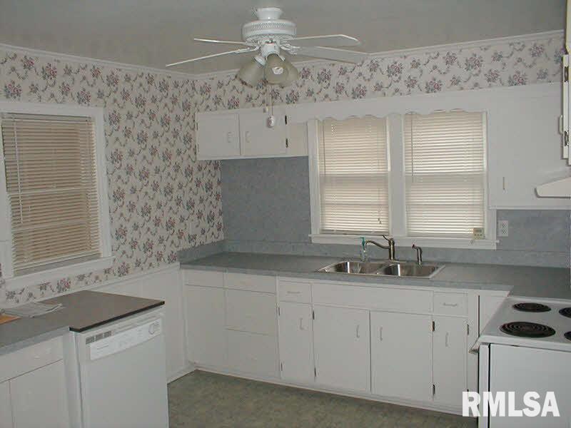 413 Charlotte Road Marion, IL 62959 - Photo 12 of 25 Gallery Image 12