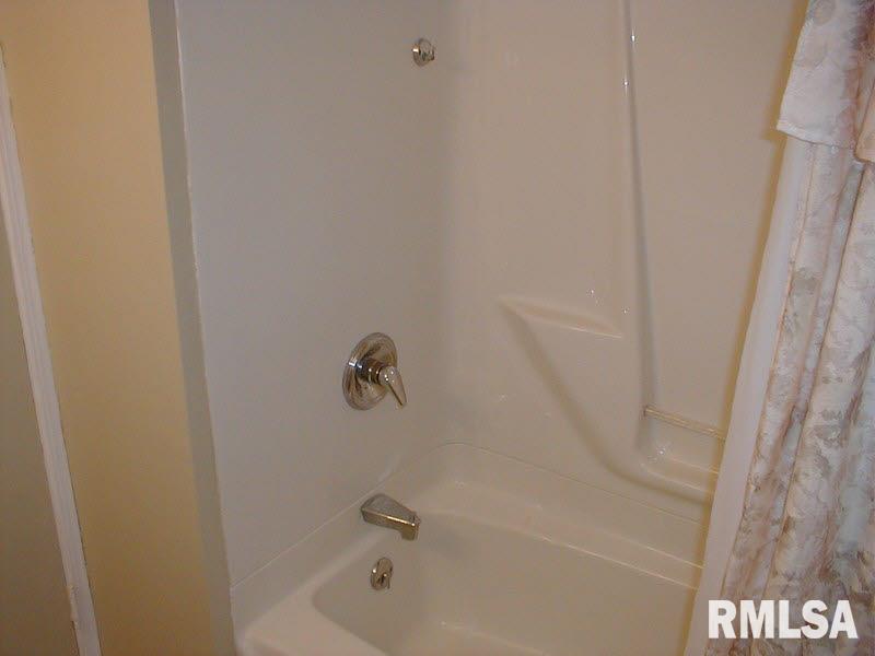 413 Charlotte Road Marion, IL 62959 - Photo 19 of 25 Gallery Image 19