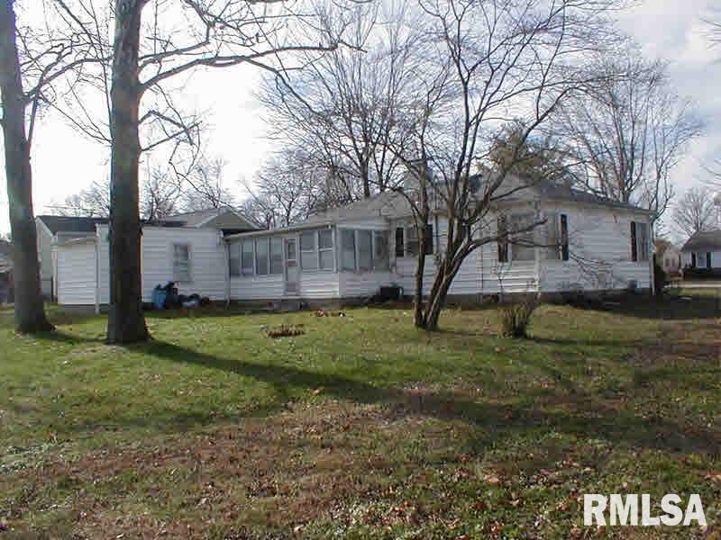 413 Charlotte Road Marion, IL 62959 - Photo 3 of 25 Gallery Image 3