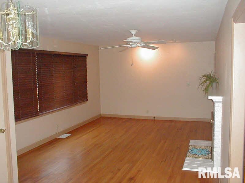 413 Charlotte Road Marion, IL 62959 - Photo 5 of 25 Gallery Image 5
