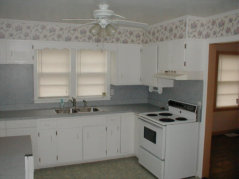 413 Charlotte Road Marion, IL 62959 - Photo 9 of 25 Gallery Image 9