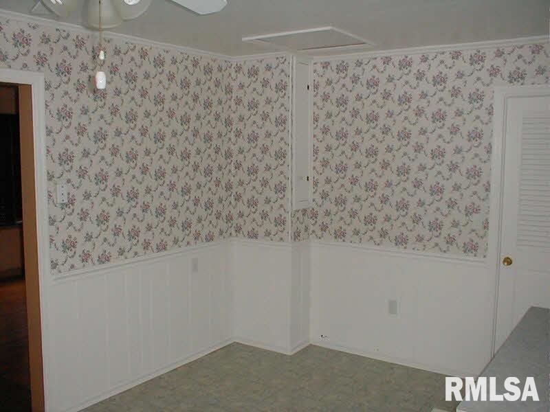 413 Charlotte Road Marion, IL 62959 - Photo 10 of 25 Gallery Image 10