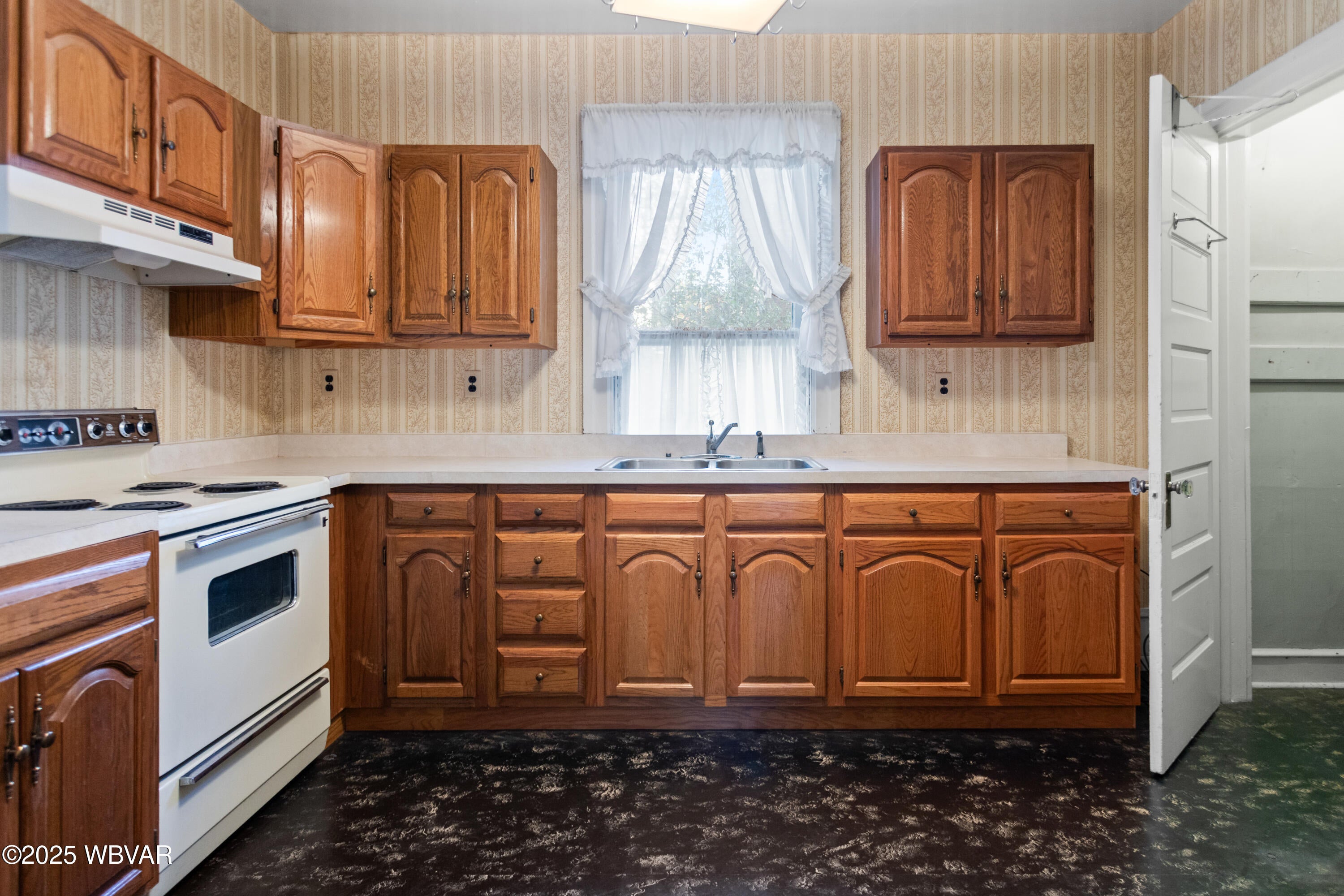316 Rural Avenue Williamsport, PA 17701 - Photo 39 of 53 CD6A7471