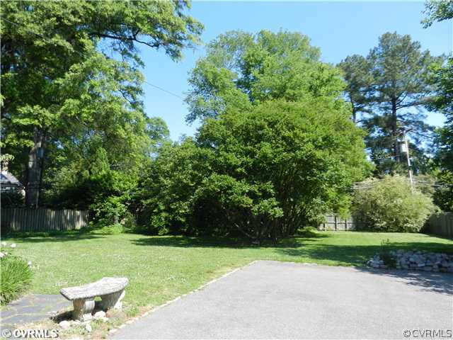 4104 Exeter Road Richmond, VA 23221 - Photo 15 of 18 Yard/Garden