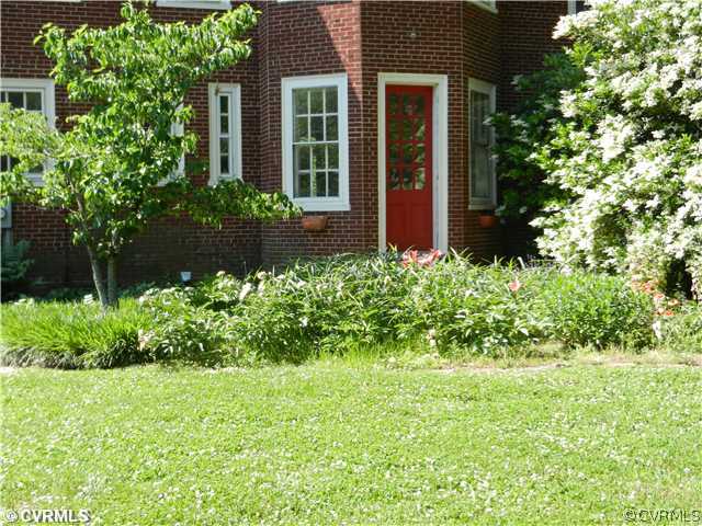 4104 Exeter Road Richmond, VA 23221 - Photo 17 of 18 Yard/Garden