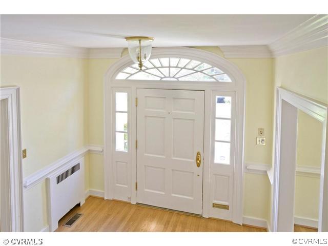 4104 Exeter Road Richmond, VA 23221 - Photo 2 of 18 Foyer