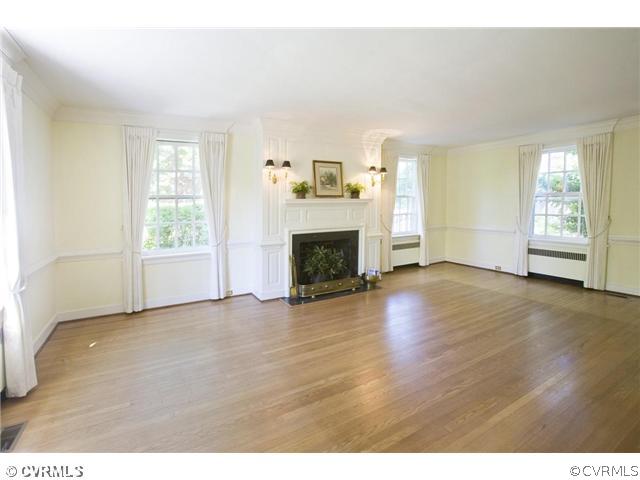 4104 Exeter Road Richmond, VA 23221 - Photo 4 of 18 Living Room - Living Room with 9' ceilings