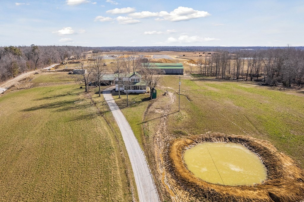 1736 Dripping Springs Road Monterey, TN 38574 - Photo 12 of 62 Gallery Image 12