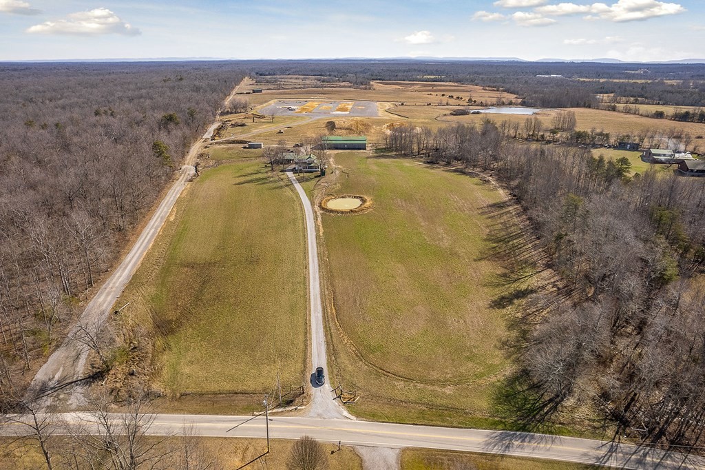 1736 Dripping Springs Road Monterey, TN 38574 - Photo 2 of 62 Gallery Image 2