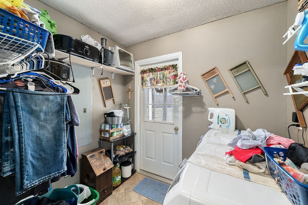 1736 Dripping Springs Road Monterey, TN 38574 - Photo 23 of 62 Gallery Image 23