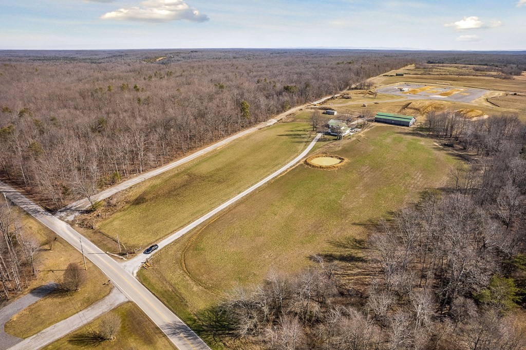 1736 Dripping Springs Road Monterey, TN 38574 - Photo 3 of 62 Gallery Image 3
