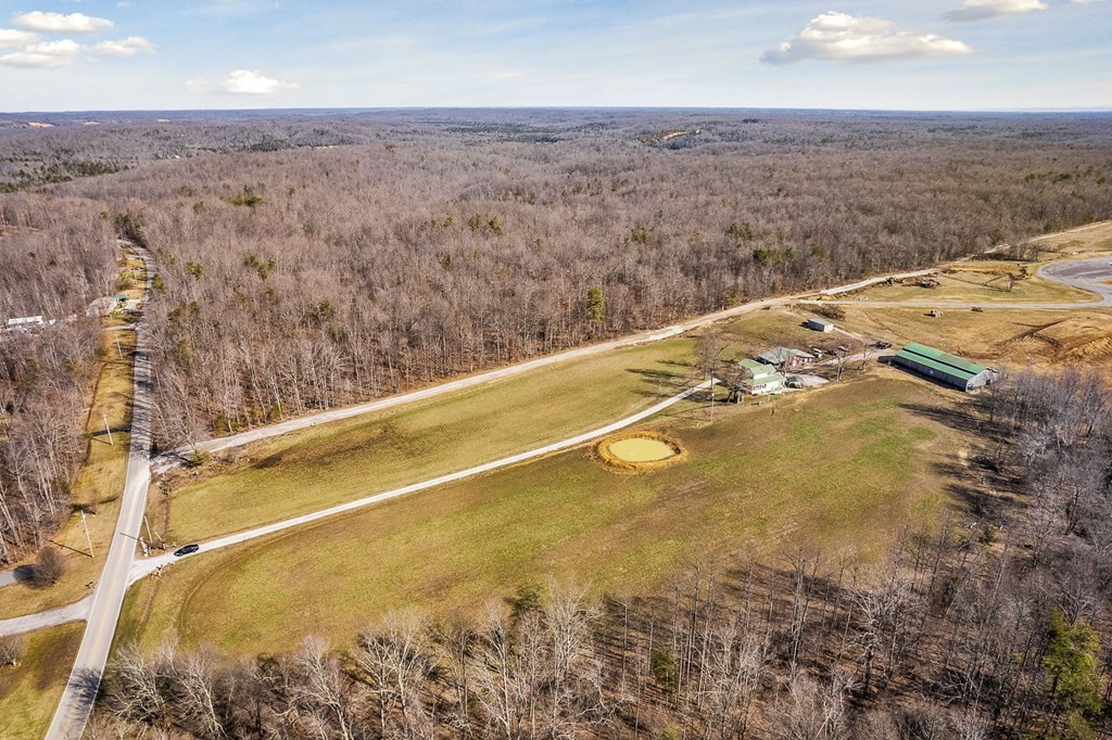1736 Dripping Springs Road Monterey, TN 38574 - Photo 4 of 62 Gallery Image 4