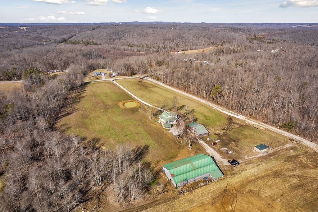 1736 Dripping Springs Road Monterey, TN 38574 - Photo 5 of 62 Gallery Image 5