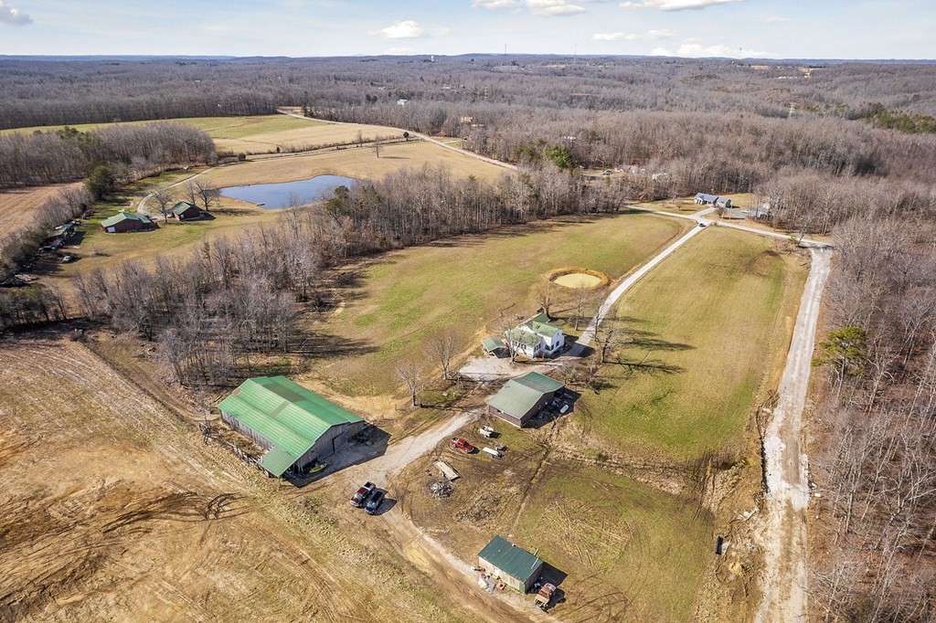 1736 Dripping Springs Road Monterey, TN 38574 - Photo 6 of 62 Gallery Image 6