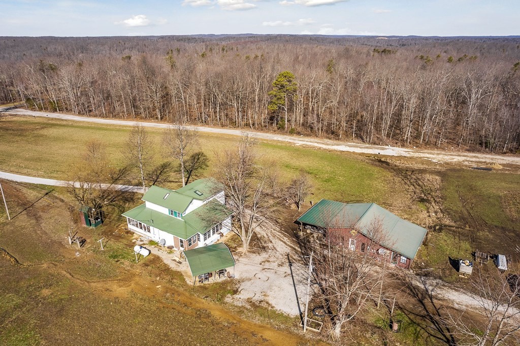 1736 Dripping Springs Road Monterey, TN 38574 - Photo 9 of 62 Gallery Image 9