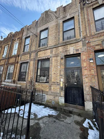 $1,280,000 | 928 Belmont Avenue | City Line