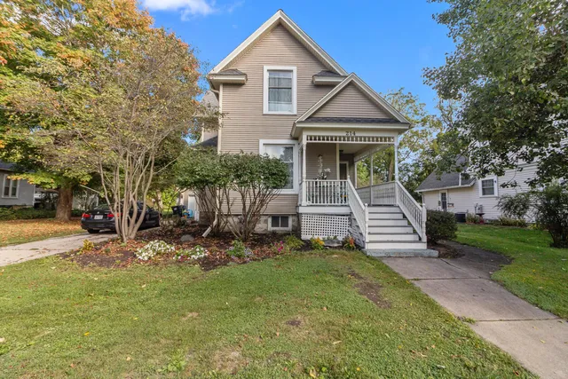 $310,000 | 214 Randall Place, Elkhorn, WI 53121