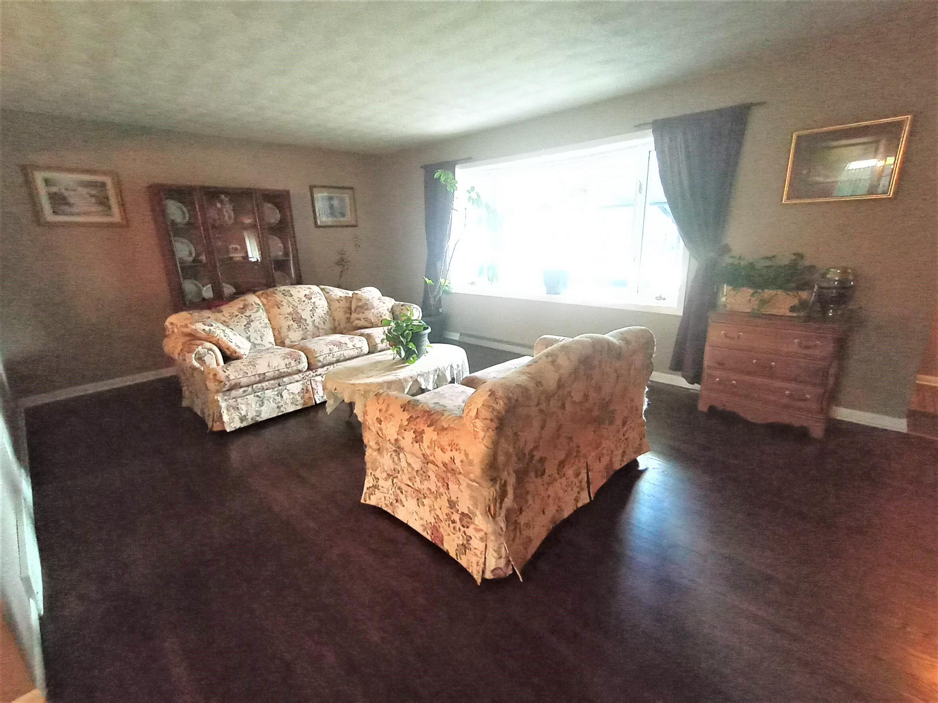 5242 Brookview Road Rockford, IL 61107 - Photo 4 of 44 a living room with furniture and a window