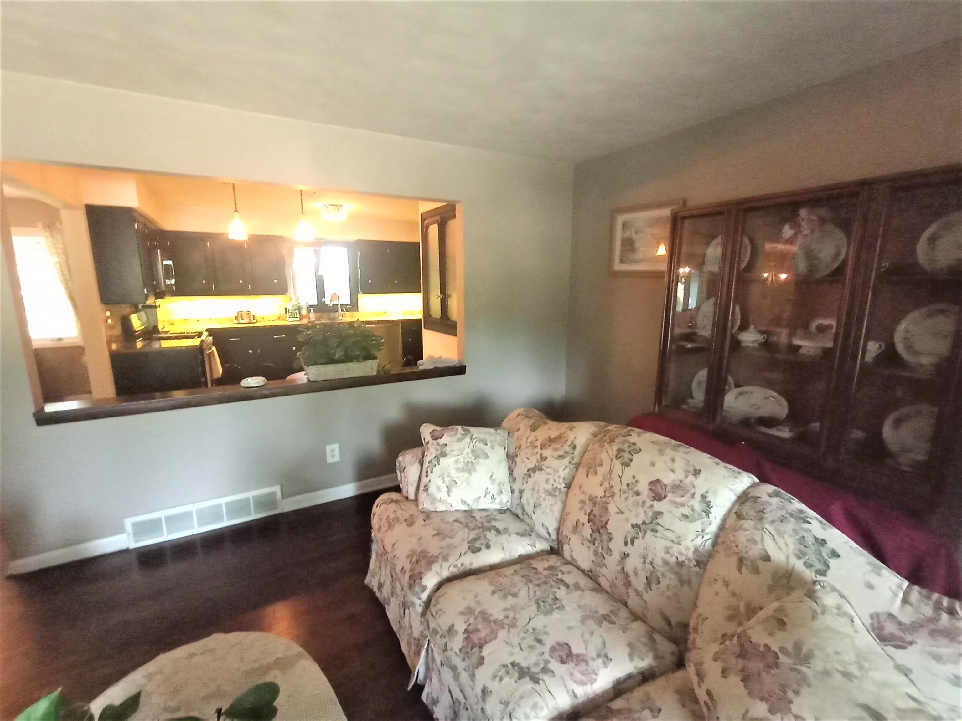 5242 Brookview Road Rockford, IL 61107 - Photo 5 of 44 a living room with a couch