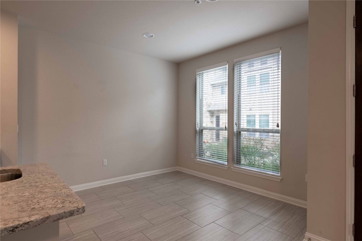 13800 Lyndhurst Street, Unit 281 Austin, TX 78717 - Photo 5 of 33 Dining area