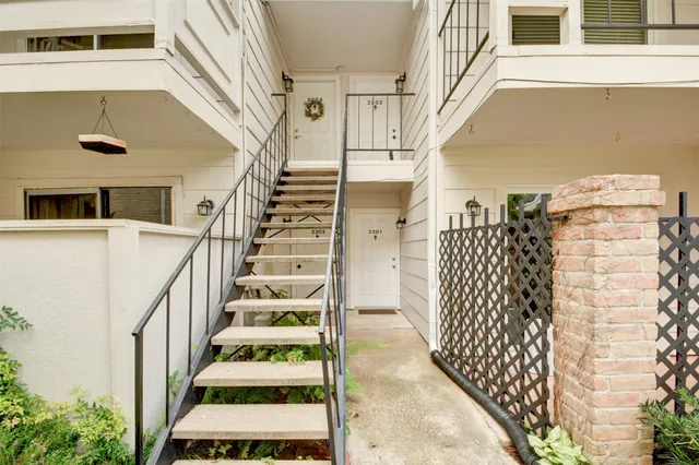 $1,150 | 2800 Jeanetta Street, Unit 2302, Houston, TX 77063