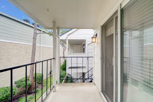 $1,100 | 2800 Jeanetta Street, Unit 2302, Houston, TX 77063
