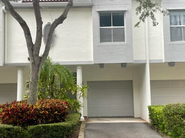 $2,650 | 2054 Alta Meadows Lane, Unit 2407, Delray Beach, FL 33444