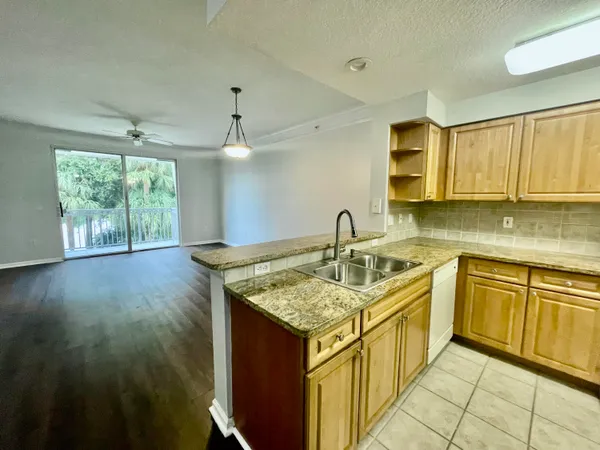 $2,650 | 2054 Alta Meadows Lane, Unit 2407, Delray Beach, FL 33444
