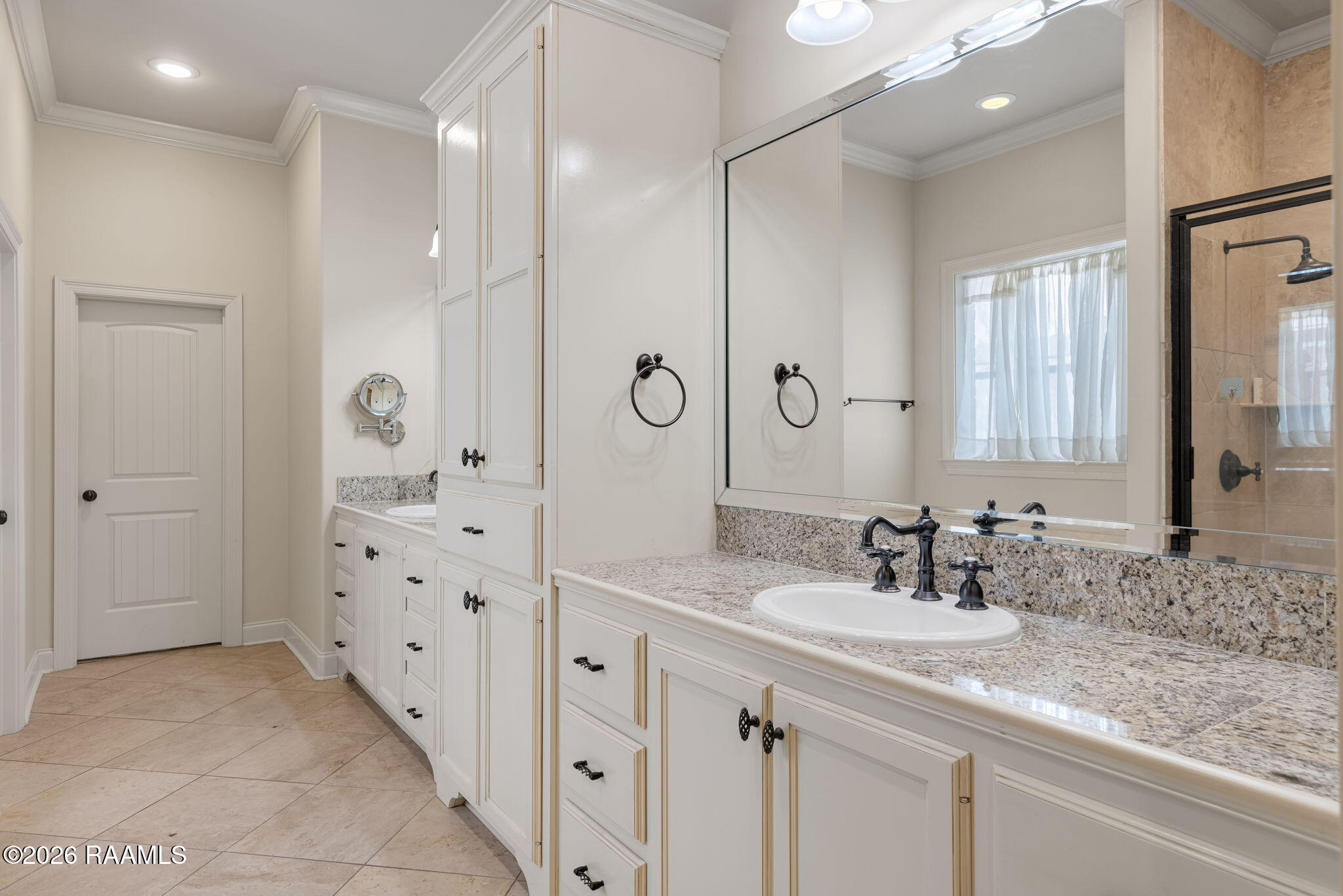 125 Croft Row Lafayette, LA 70503 - Photo 17 of 30 Double Vanities