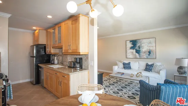 $4,900 | Ocean Avenue, Santa Monica, CA 90405