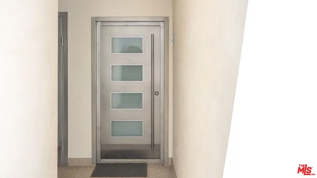 $4,900 | Ocean Avenue, Santa Monica, CA 90405