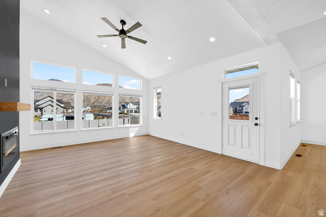 572 West 500th Street North Mapleton, UT 84664 - Photo 7 of 46 Familly room