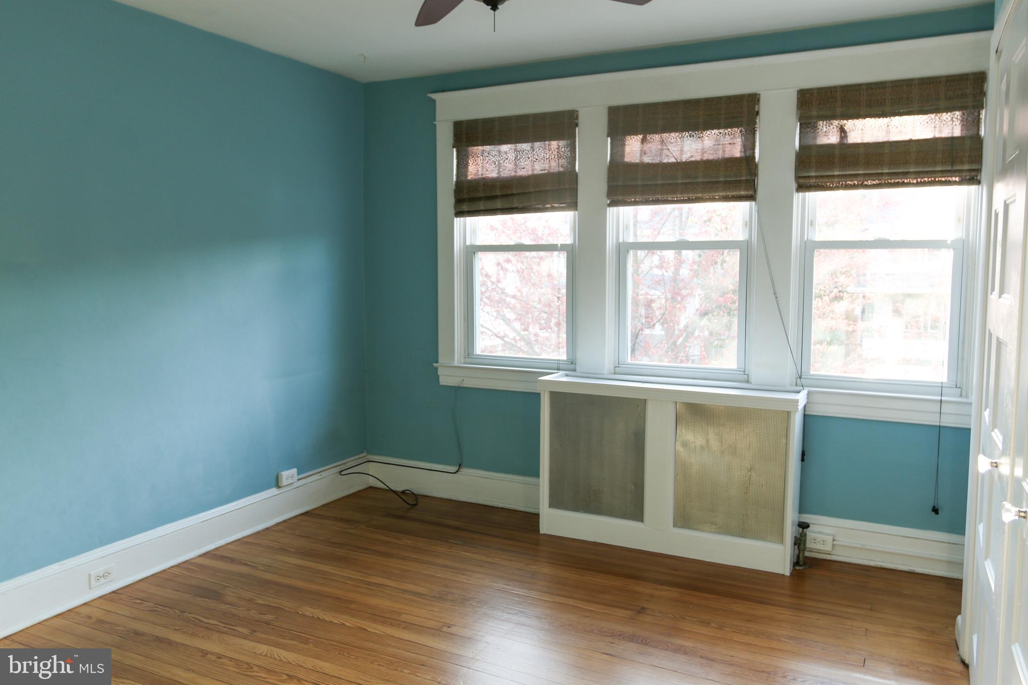 13 Mallow Hill Road Baltimore, MD 21229 - Photo 11 of 35 Light Filled Master Bedroom