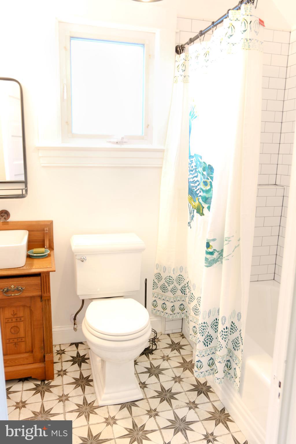 13 Mallow Hill Road Baltimore, MD 21229 - Photo 20 of 35 Fully updated Bath on Upper Level