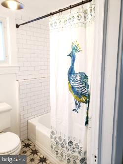13 Mallow Hill Road Baltimore, MD 21229 - Photo 21 of 35 Updated Bathroom Upper Level