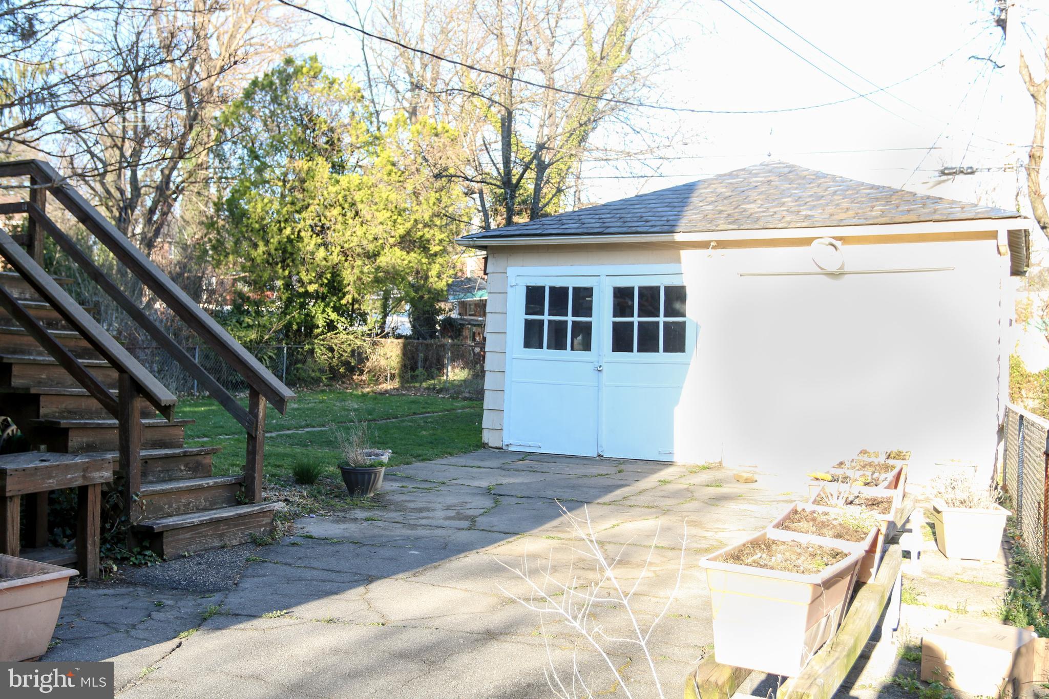 13 Mallow Hill Road Baltimore, MD 21229 - Photo 33 of 35 Detached 2 Car Garage showing Stairs to Deck