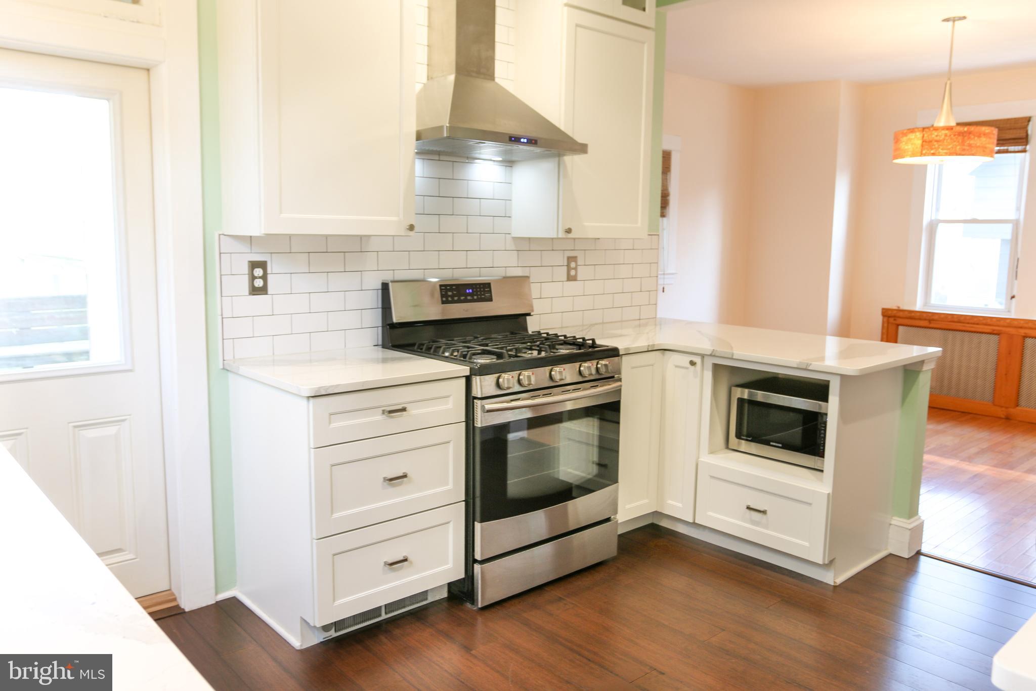 13 Mallow Hill Road Baltimore, MD 21229 - Photo 6 of 35 Updated Kitchen with Gas Stove