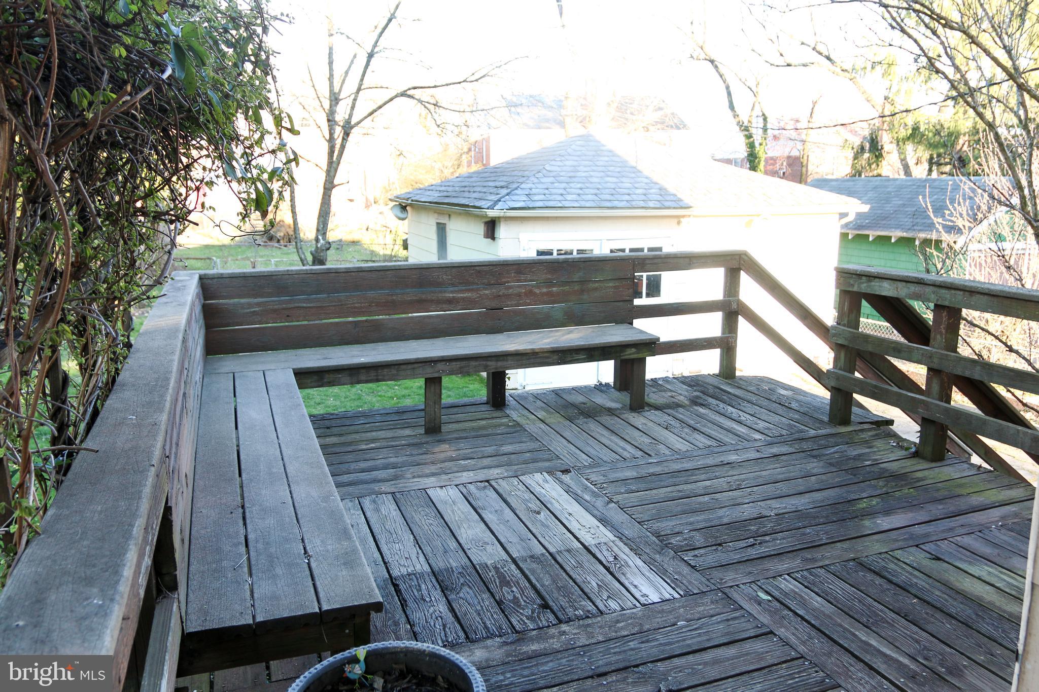 13 Mallow Hill Road Baltimore, MD 21229 - Photo 7 of 35 Back Deck