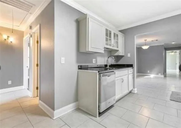 $1,900 | 32 Old Hickory Avenue, Chalmette, LA 70043