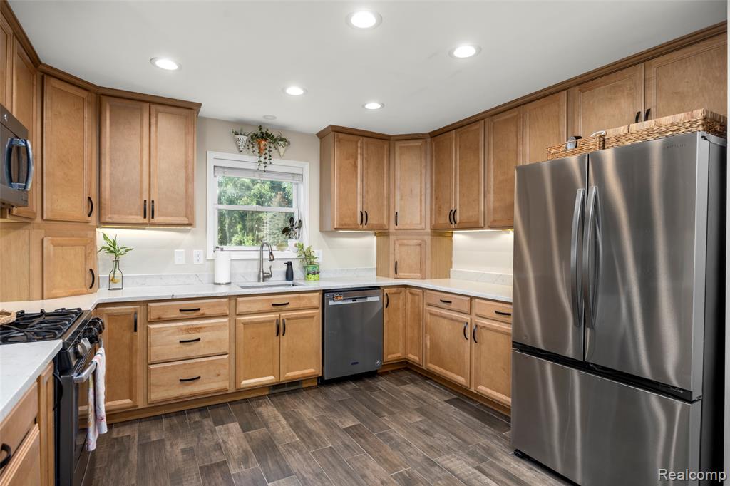 9188 Marsh Road Algonac, MI 48001 - Photo 7 of 36 Gallery Image 7
